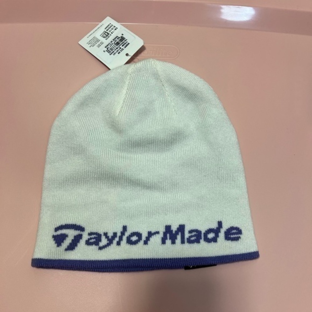 NWT TaylorMade Reversible Knit Golf Beanie Color White/Purple
